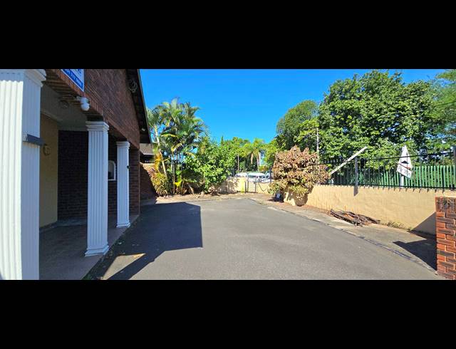 3 BEDROOM SIMPLEX FOR SALE IN MALVERN